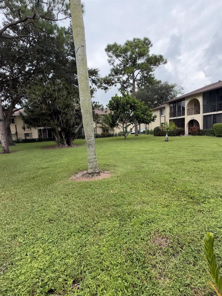 120 Lake Pine Circle # 1, FL 33463
