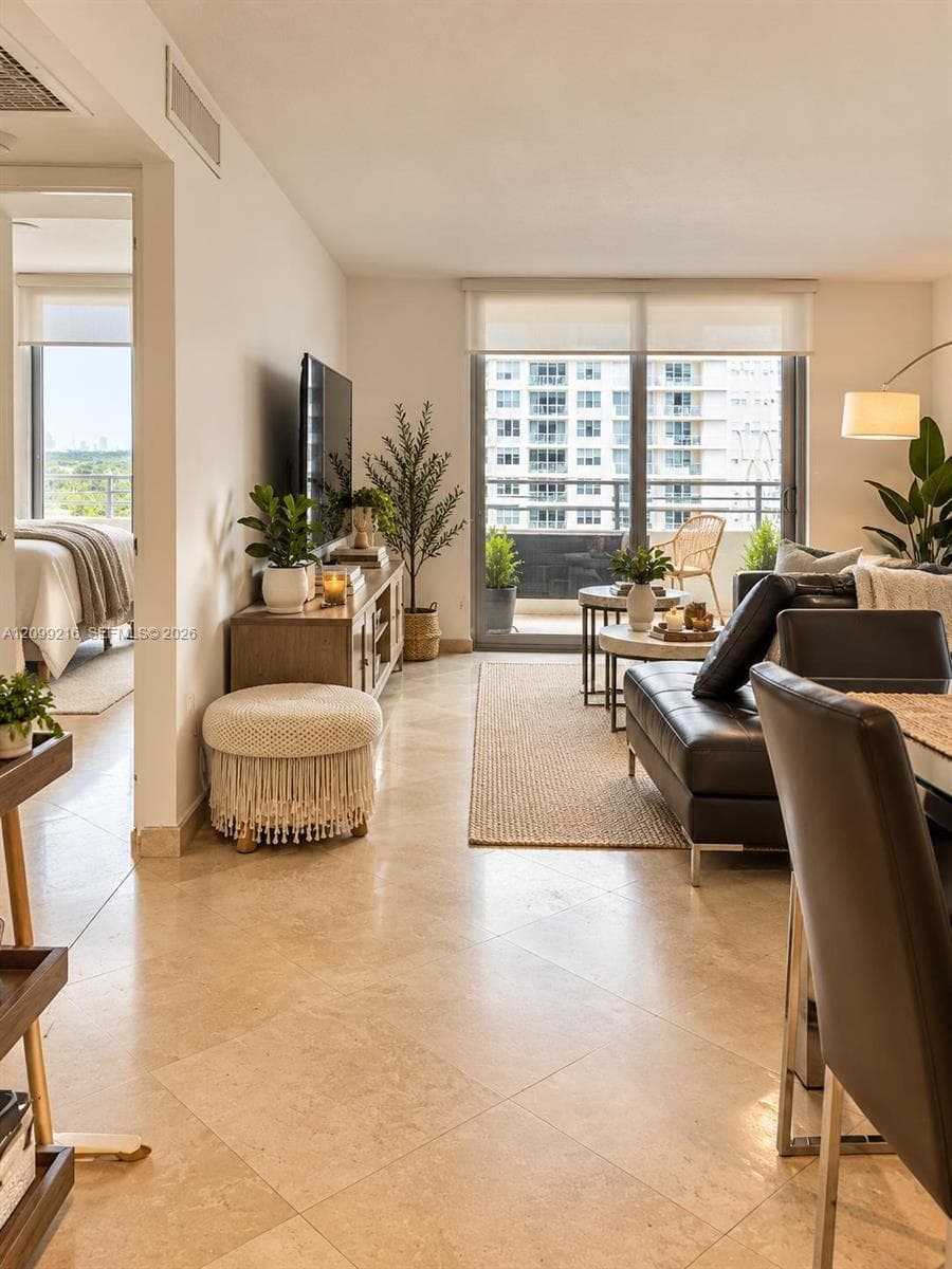 5555 Collins Ave # 14Y, Miami Beach FL 33140