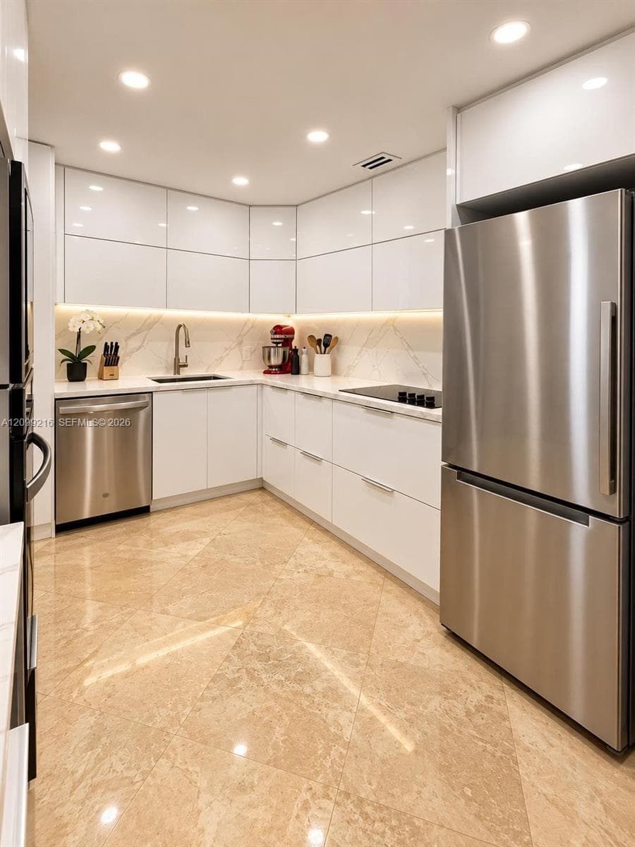 5555 Collins Ave # 14Y, Miami Beach FL 33140