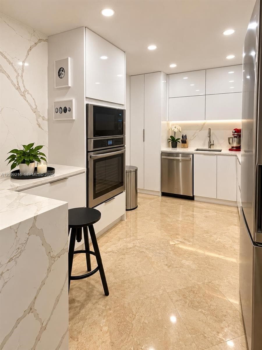 5555 Collins Ave # 14Y, Miami Beach FL 33140