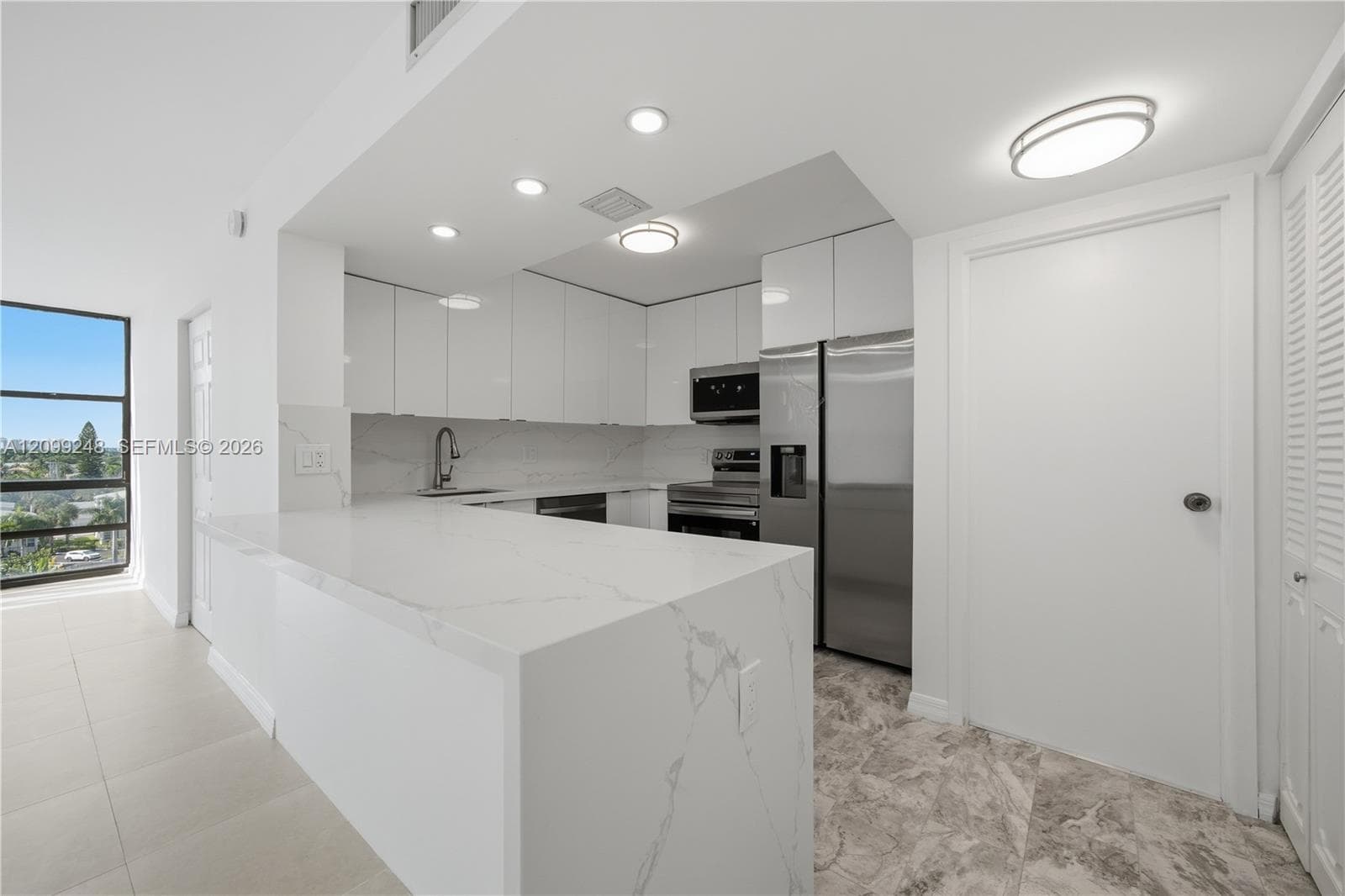 2049 S Ocean Dr # 703, Hallandale Beach FL 33009