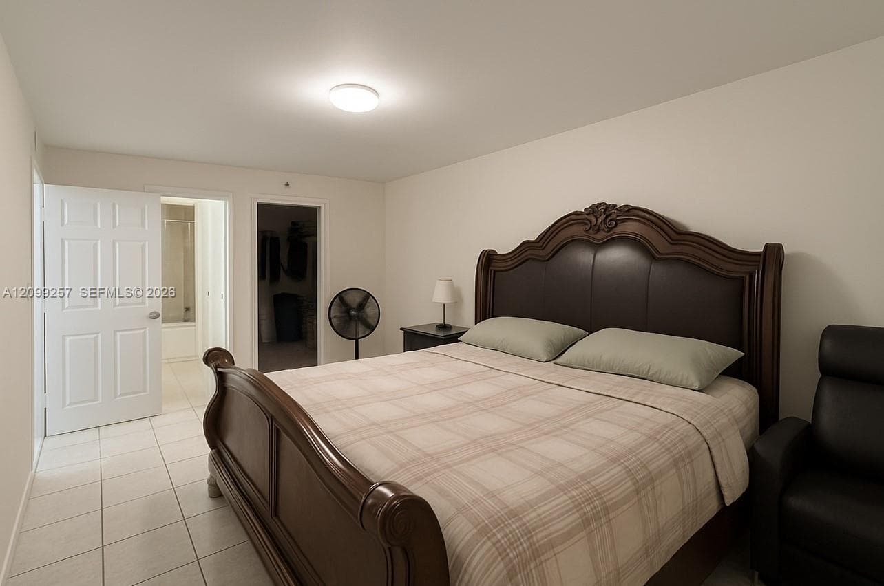 9686 Fontainebleau Blvd # 402, Miami FL 33172