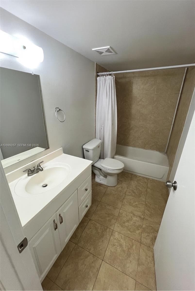 9686 Fontainebleau Blvd # 402, Miami FL 33172
