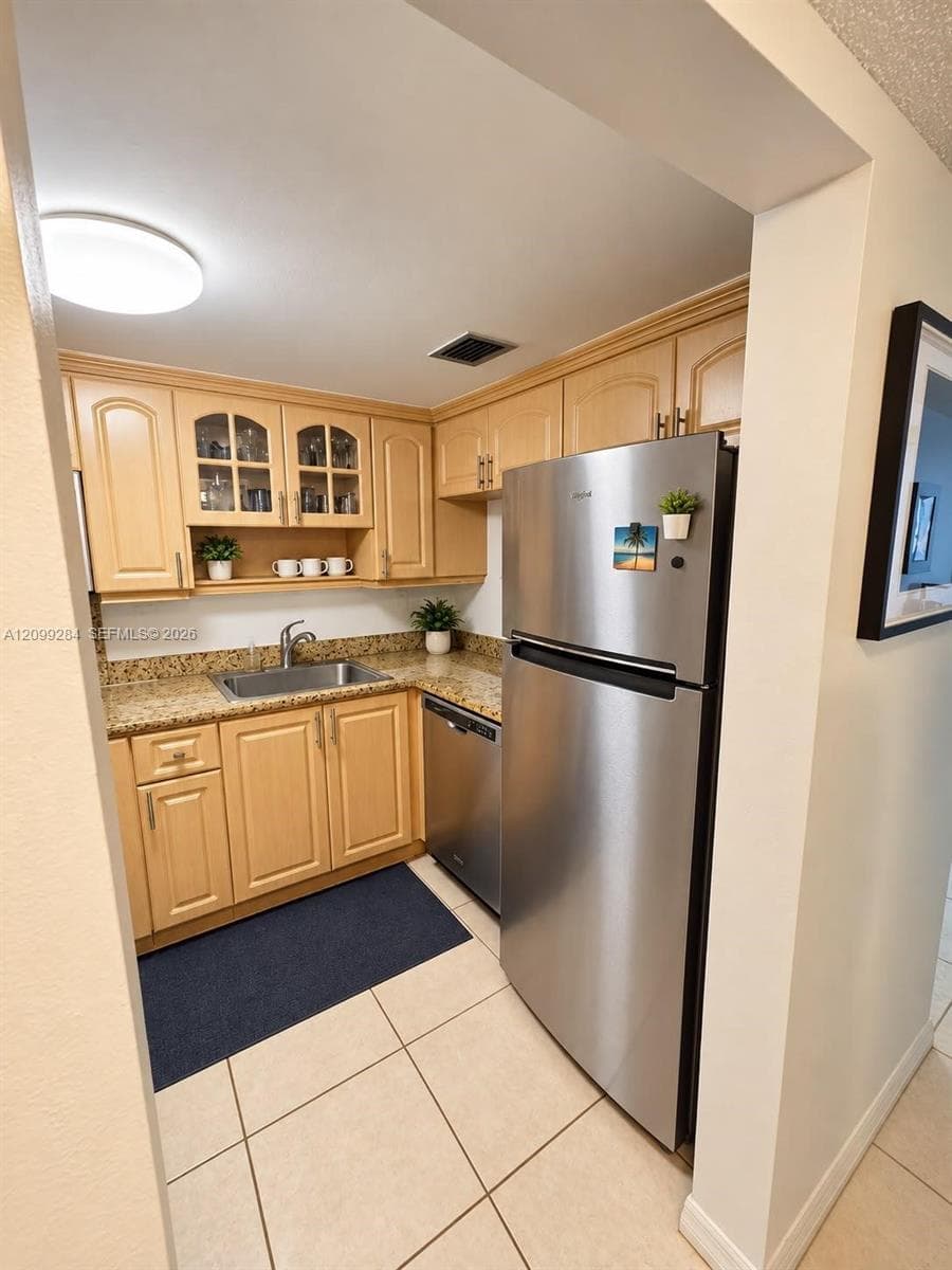 1666 West Ave # 212, Miami Beach FL 33139