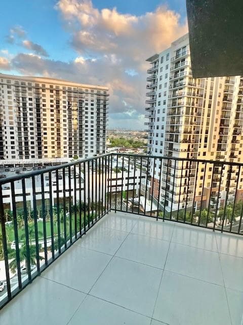 5252 NW 85th Ave # 1009, Doral FL 33166