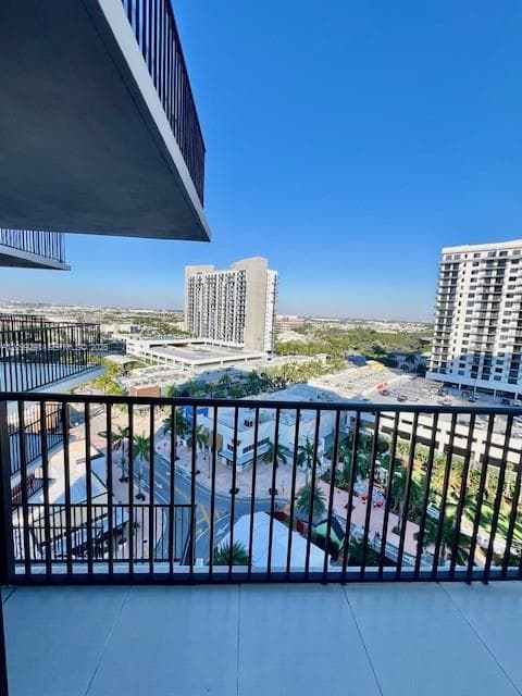 5252 NW 85th Ave # 1009, Doral FL 33166