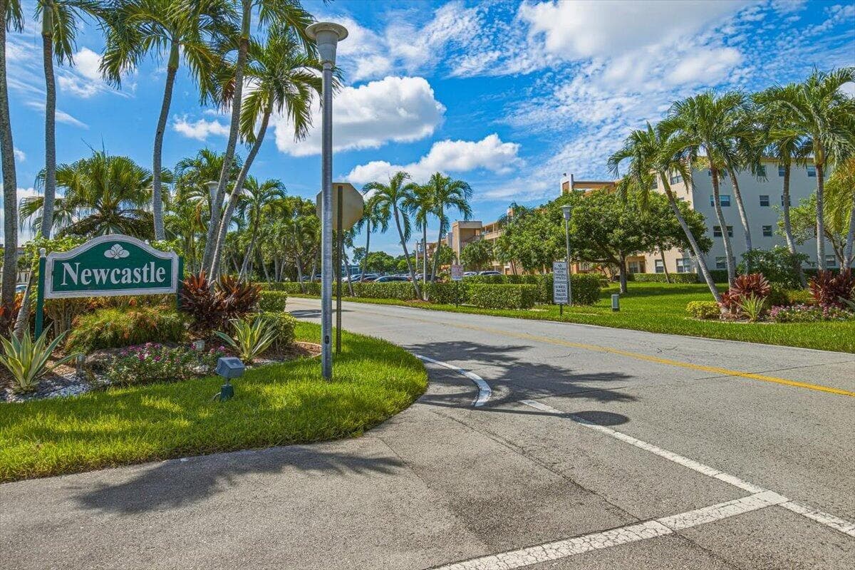 1018 NEWCASTLE A # A, Boca Raton FL 33434