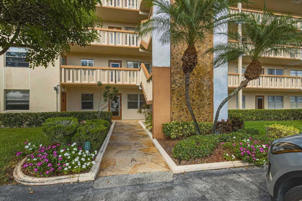 1018 NEWCASTLE A # A, Boca Raton FL 33434