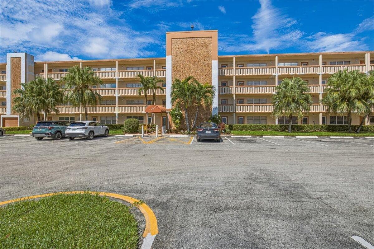 1018 NEWCASTLE A # A, Boca Raton FL 33434