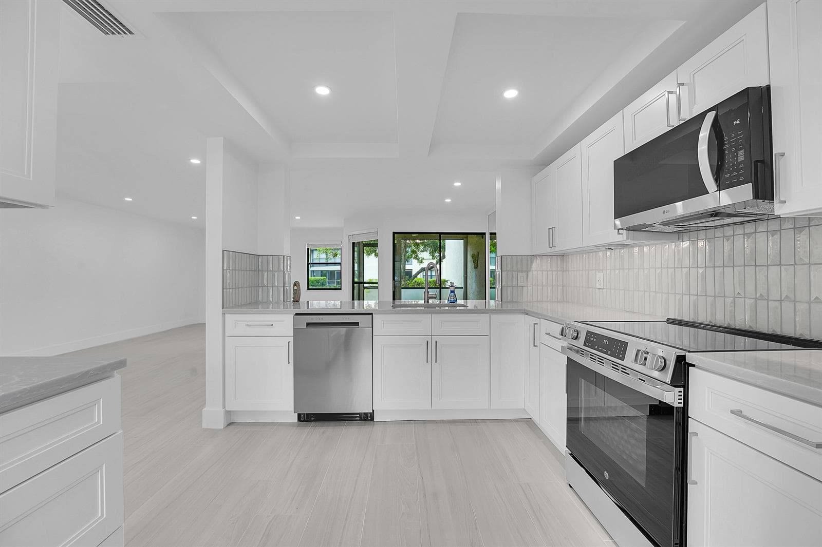 3373 LUCERNE PARK Drive, FL 33467