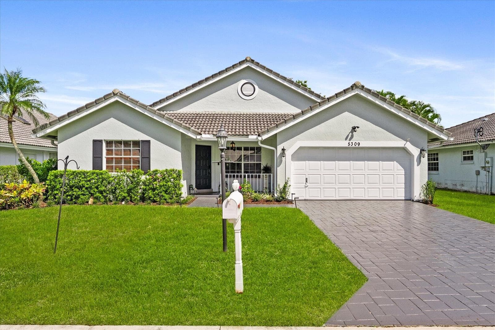 5309 Pine Circle, Coral Springs FL 33067