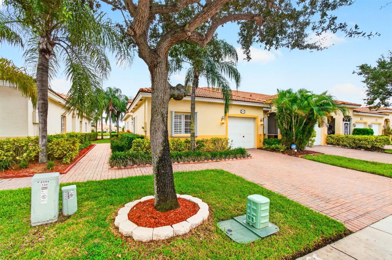 2340 WINDJAMMER Way, West Palm Beach FL 33411