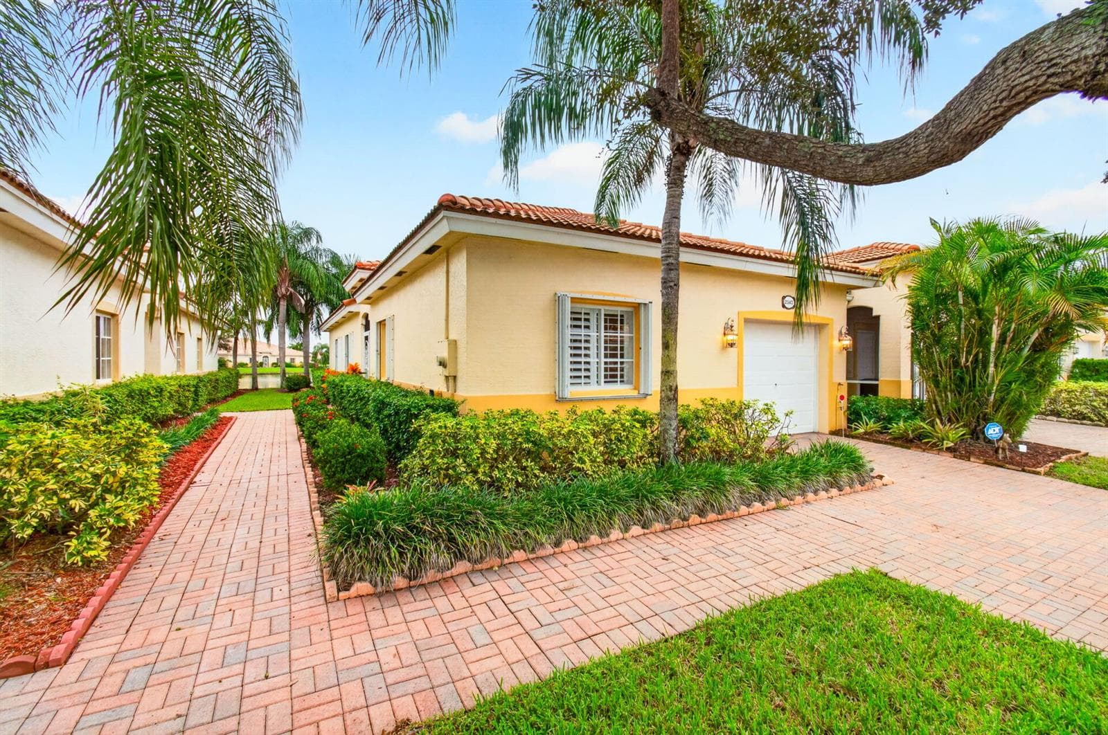 2340 WINDJAMMER Way, West Palm Beach FL 33411