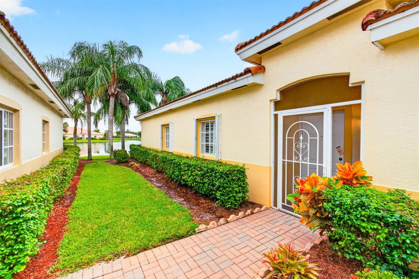 2340 WINDJAMMER Way, West Palm Beach FL 33411