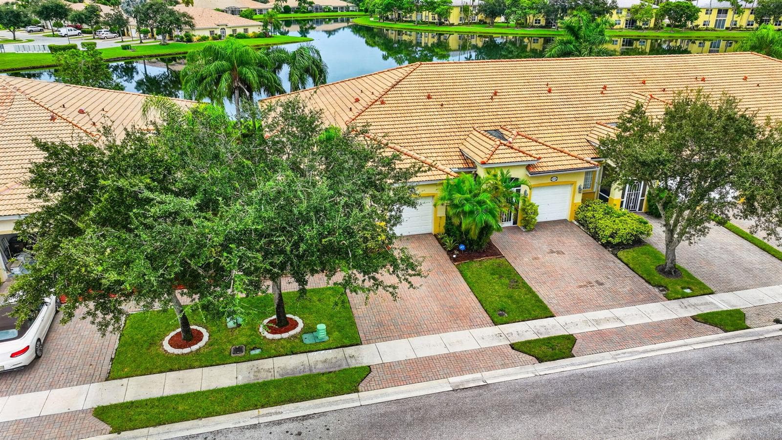 2340 WINDJAMMER Way, West Palm Beach FL 33411