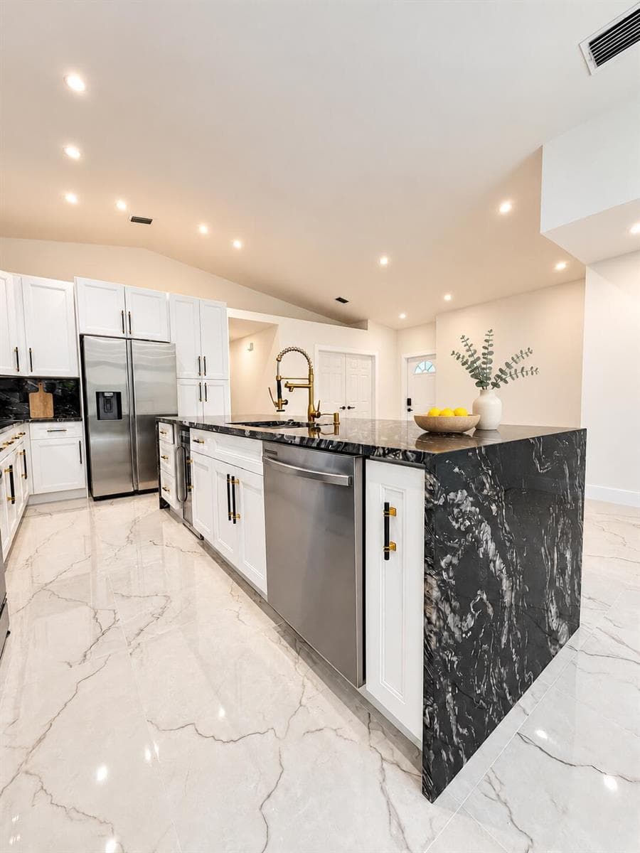 7098 CHESAPEAKE Circle, Boynton Beach FL 33436