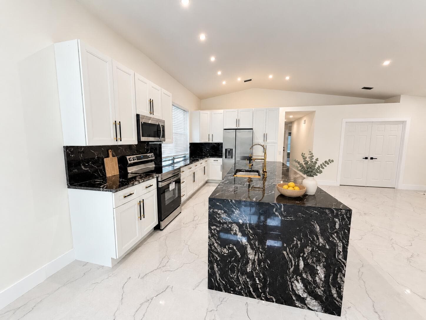 7098 CHESAPEAKE Circle, Boynton Beach FL 33436