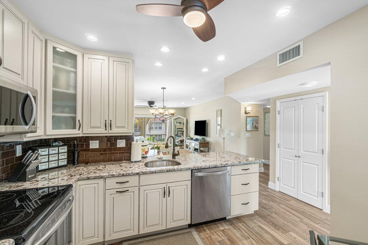 250 NE 20th Street # 230, Boca Raton FL 33431