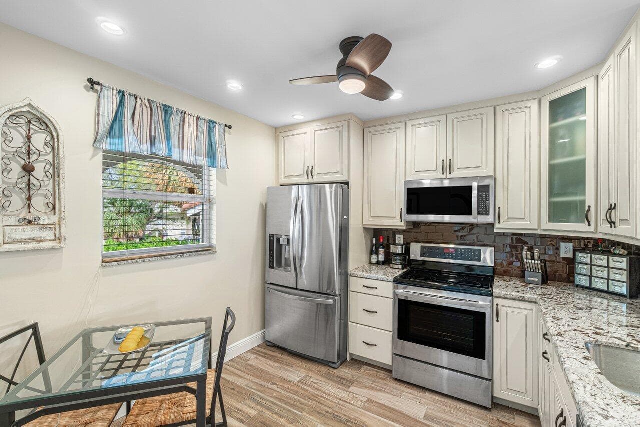 250 NE 20th Street # 230, Boca Raton FL 33431