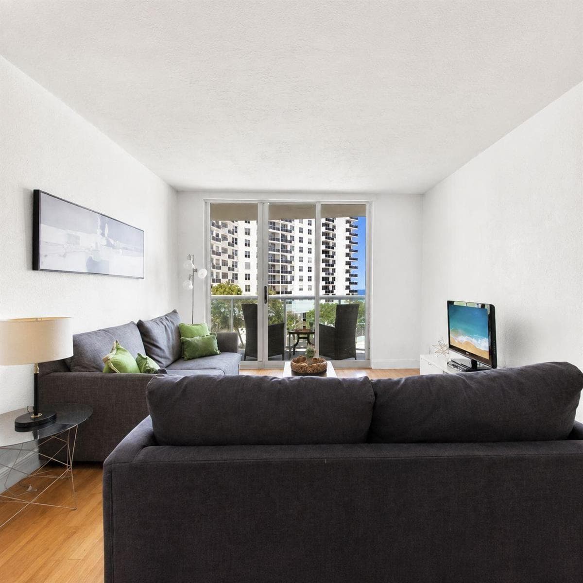 3801 S OCEAN Drive # 4Y, Hollywood FL 33019