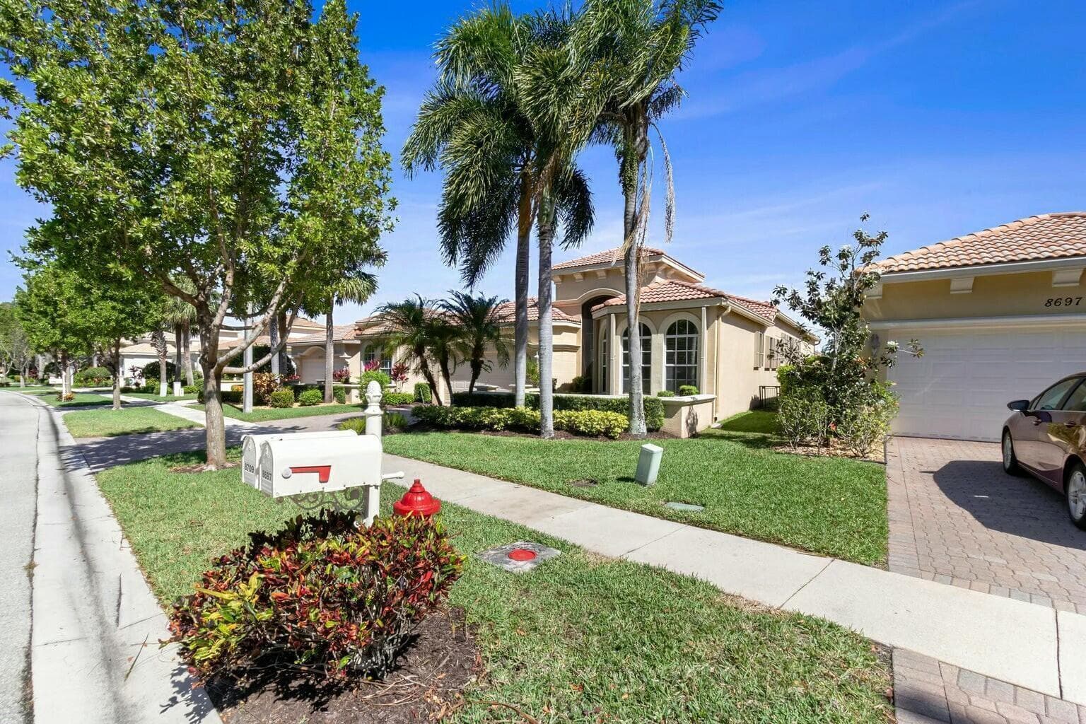 8709 VIA GRANDE E, Wellington FL 33411