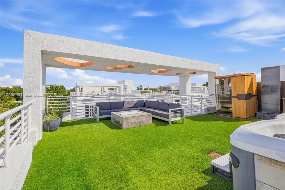 455 NE 39th St # 202, Miami FL 33137