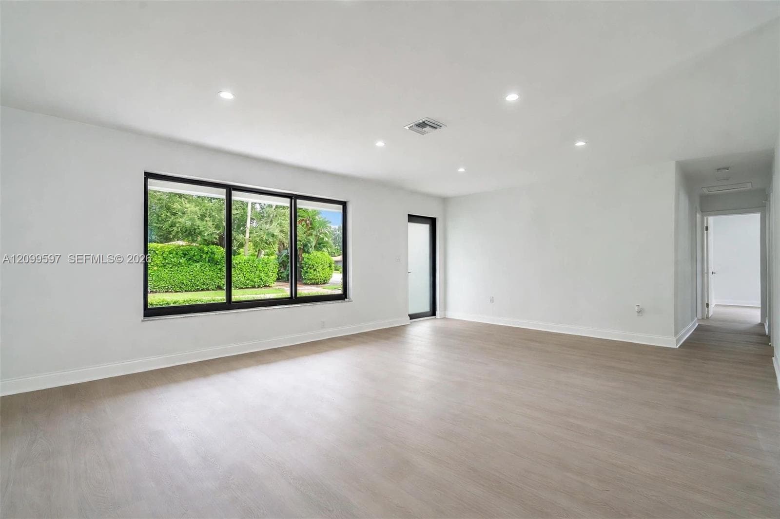 10 NW 100th St, Miami Shores FL 33150