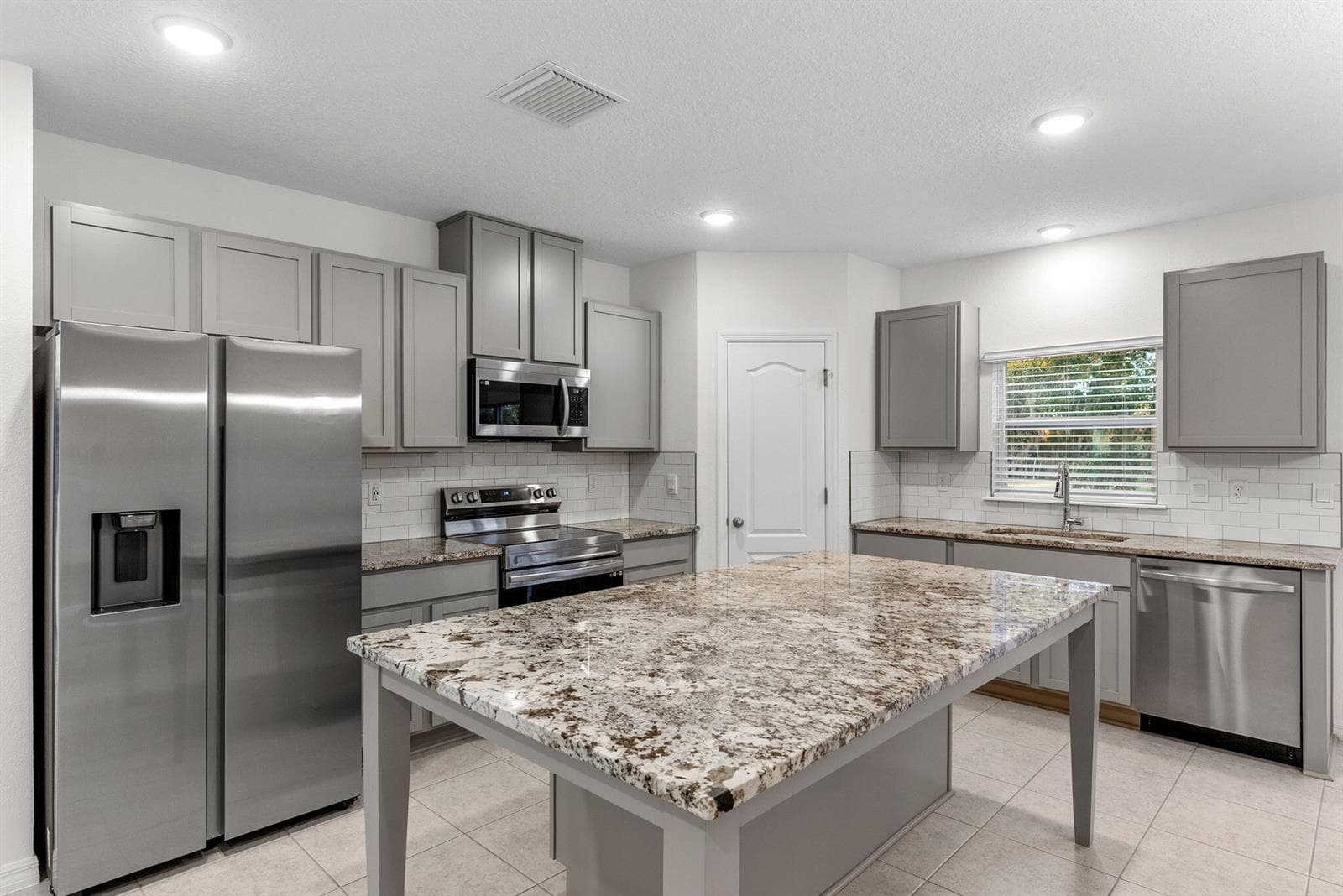 3970 COLLEGIATE Boulevard, Lakeland FL 33803