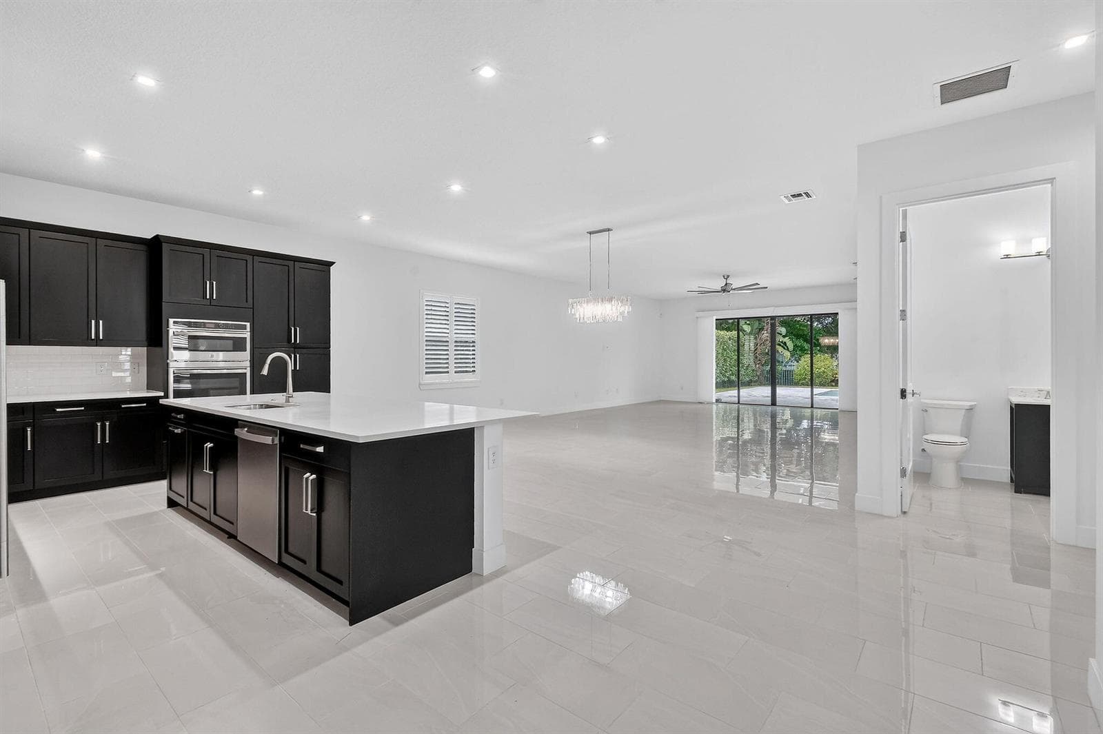 2948 GIN BERRY Way, West Palm Beach FL 33401