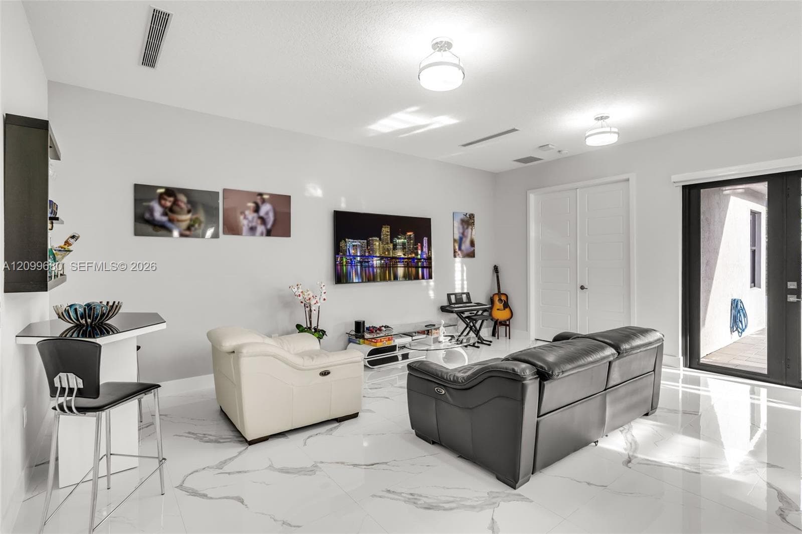 8924 NW 161st Ter, Miami Lakes FL 33018