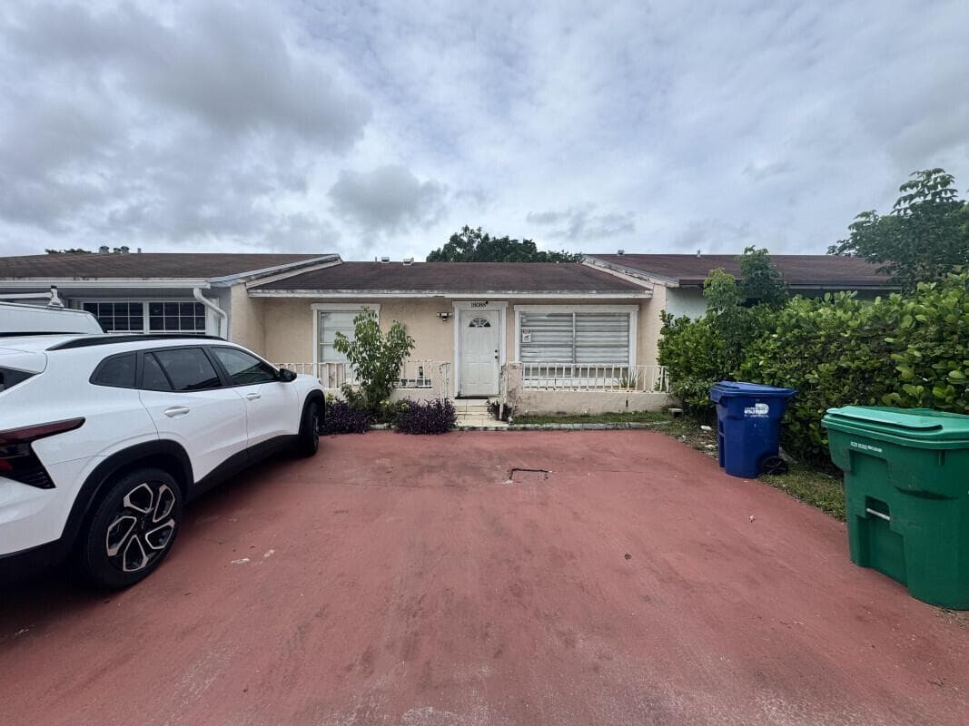 18088 NW 40th Place, Miami Gardens FL 33055