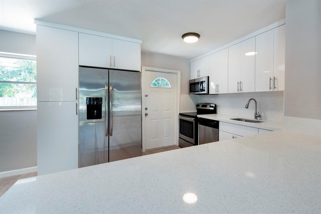 2380 NE 8TH Avenue, Pompano Beach FL 33064