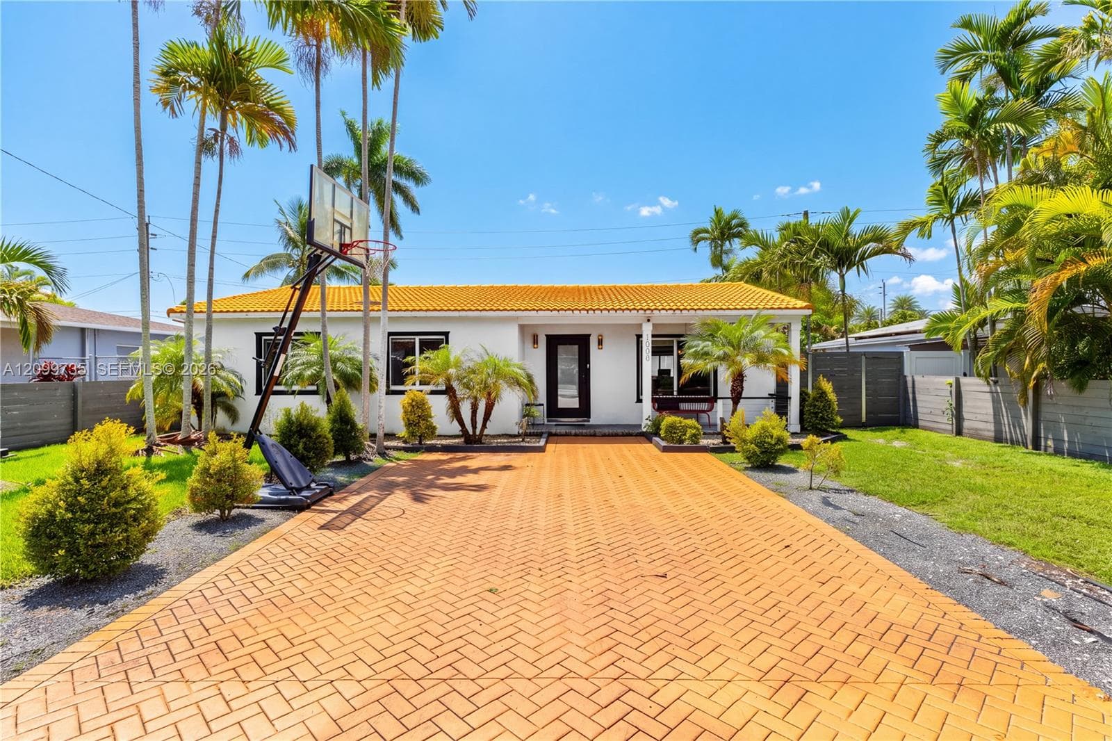 1008 Moffett St, Hallandale Beach FL 33009