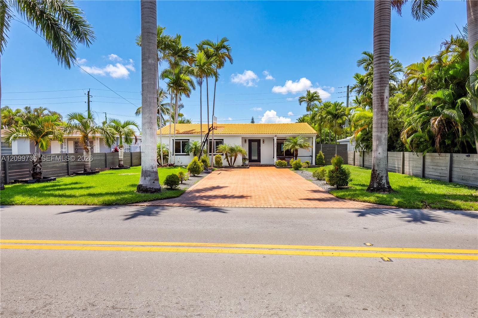 1008 Moffett St, Hallandale Beach FL 33009