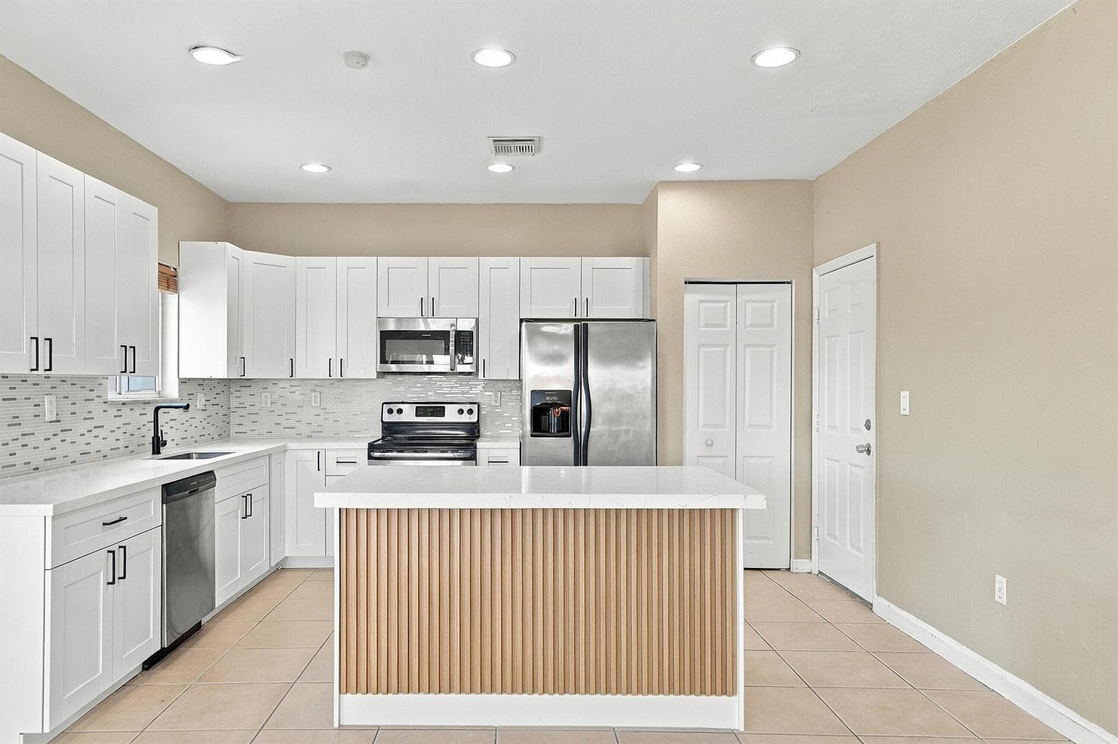 22121 SW 87th Place, Cutler Bay FL 33190