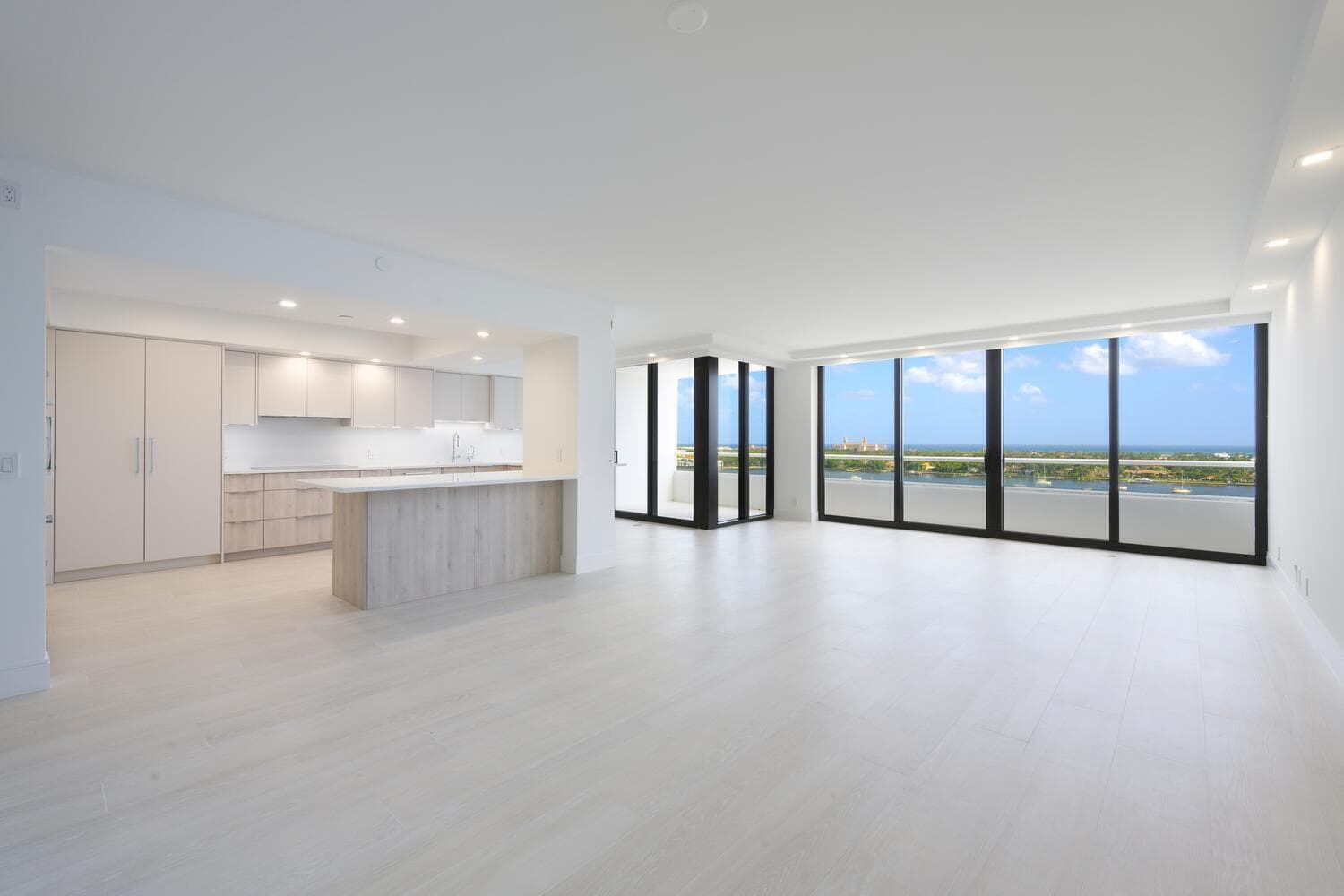 525 S Flagler Drive # 14c, West Palm Beach FL 33401