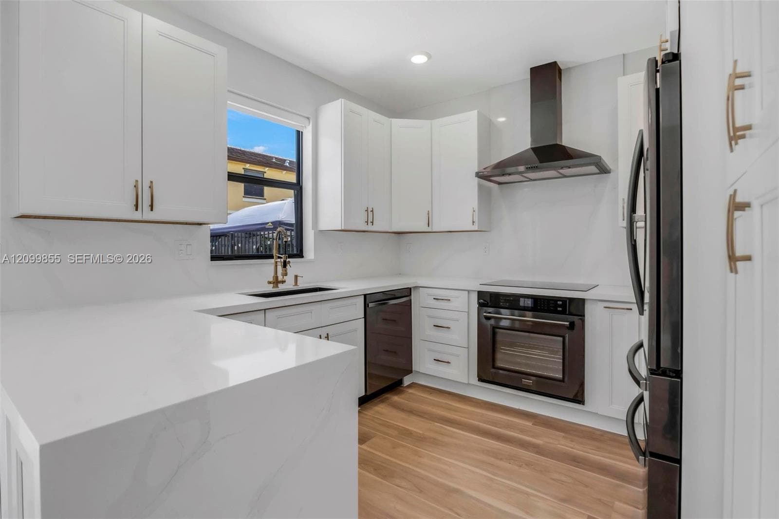 4664 Banker Ter, Davie FL 33314