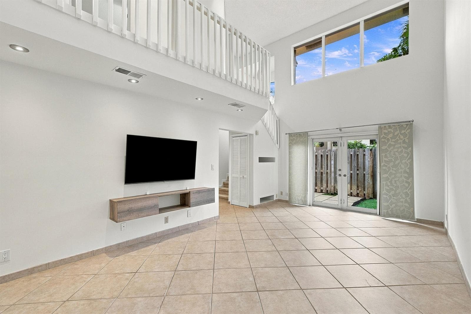 341 City View Drive, Fort Lauderdale FL 33311