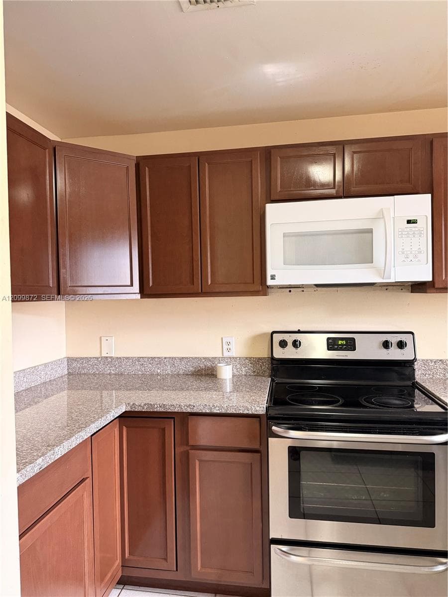 1209 Sussex Dr, North Lauderdale FL 33068