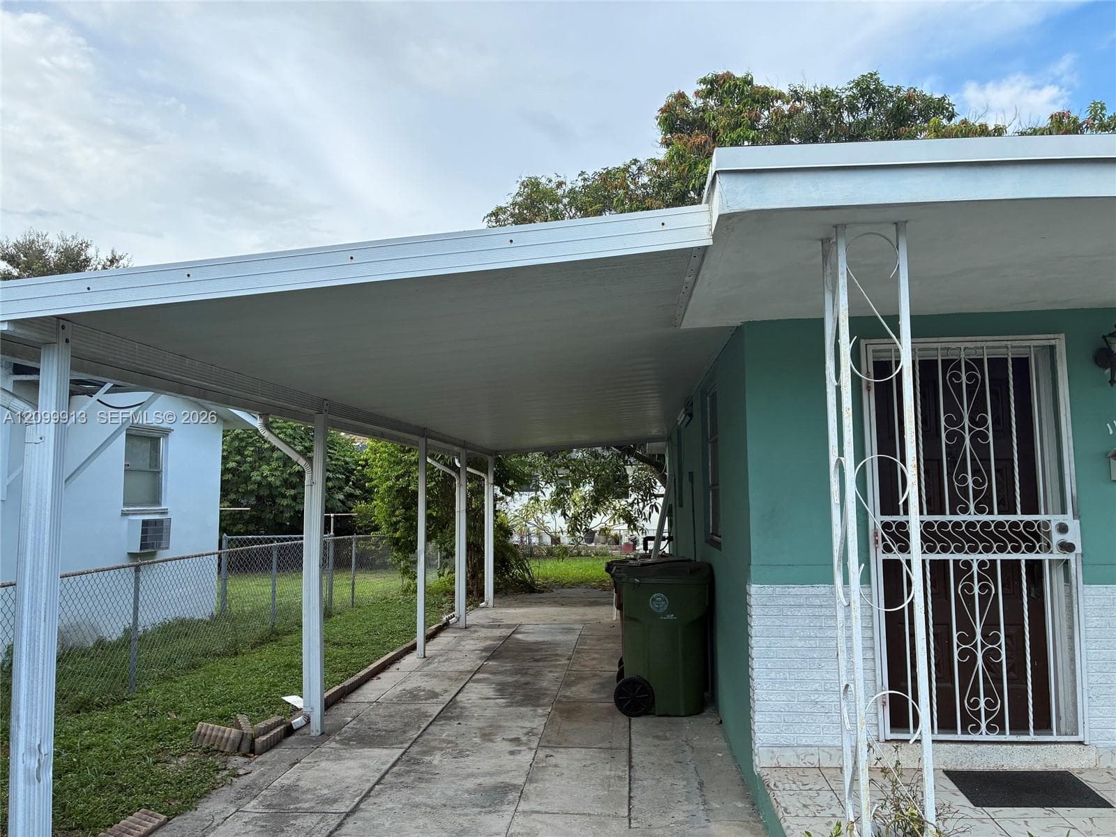1155 W 33rd Pl, Hialeah FL 33012