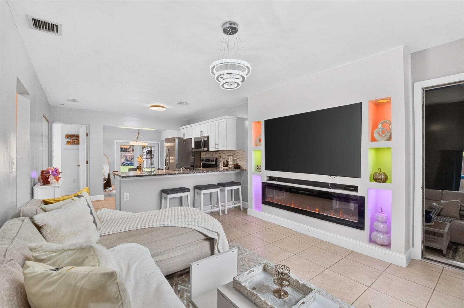 1019 N C Street, FL 33460