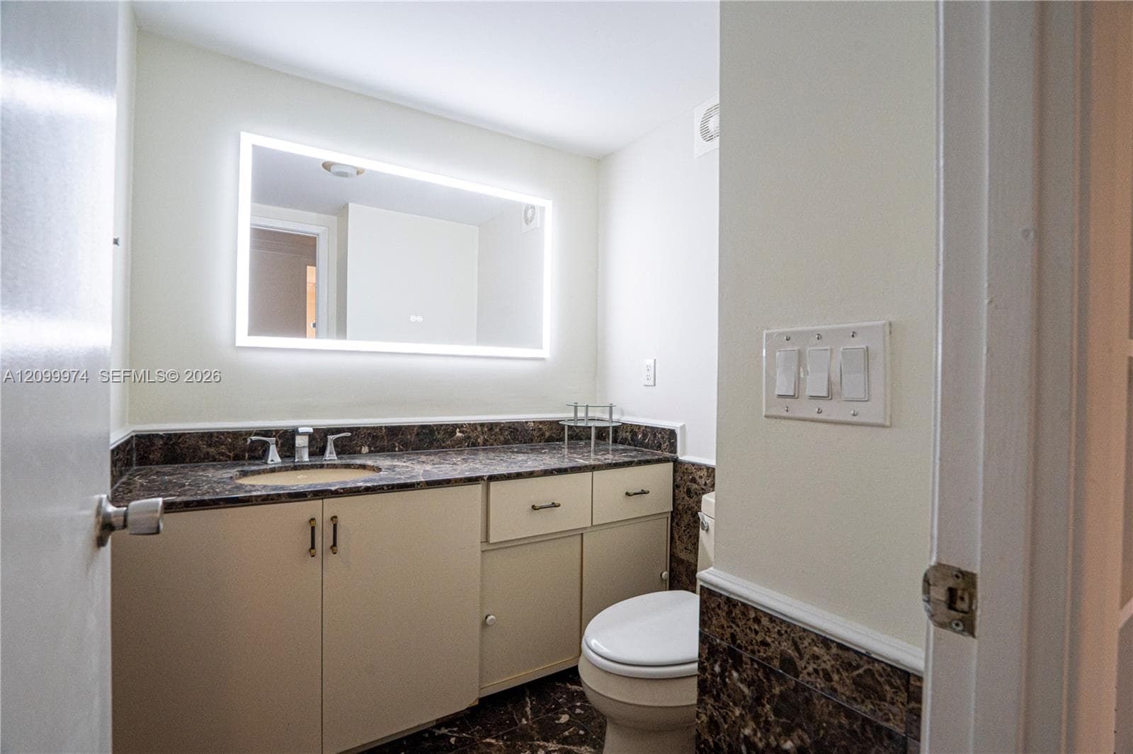2500 Parkview Dr # 616, Hallandale Beach FL 33009
