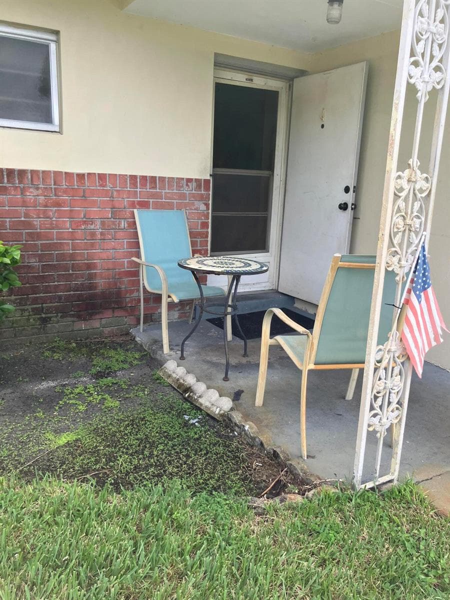 2751 Ashley Drive E # G, West Palm Beach FL 33415