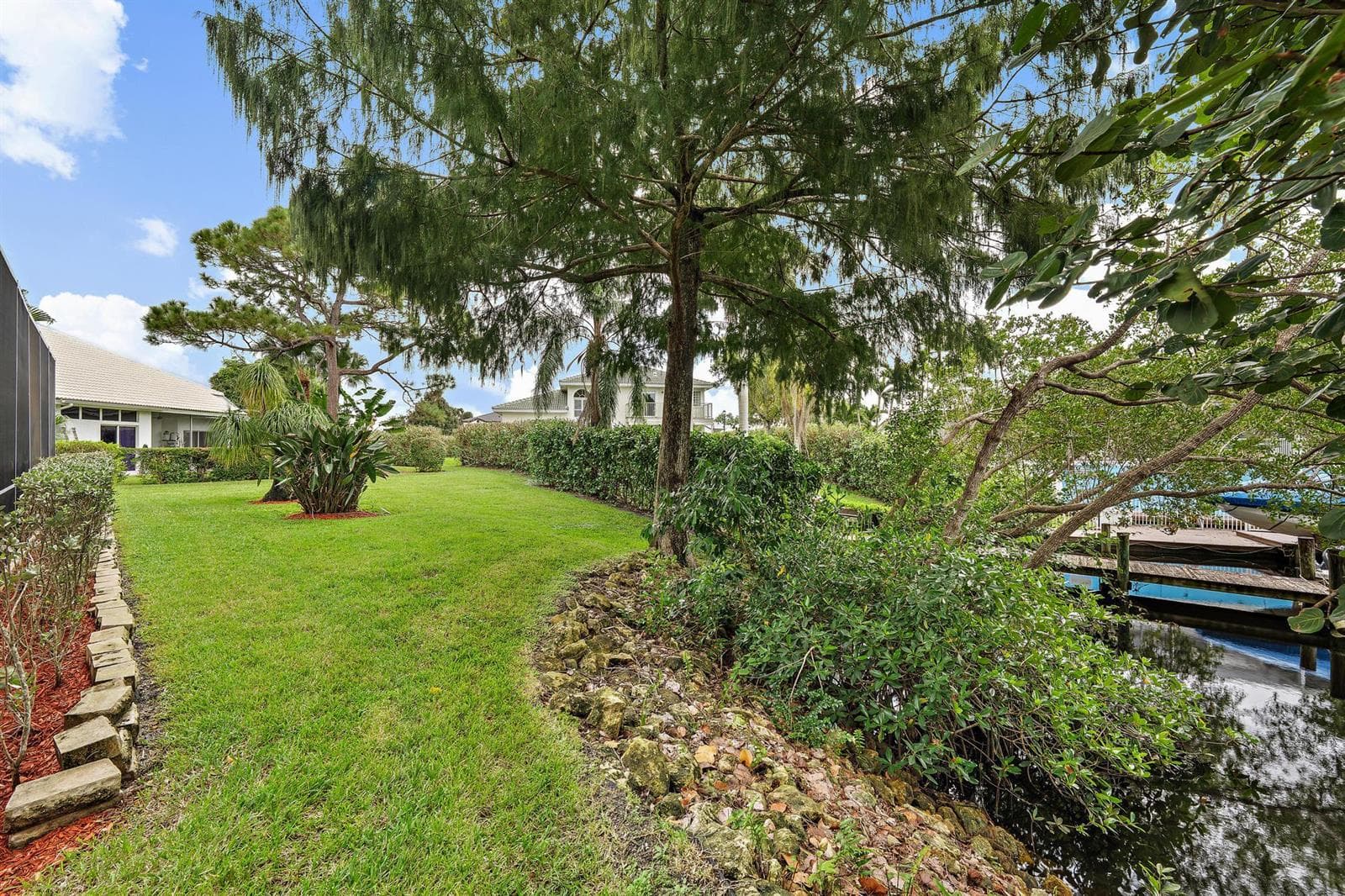 8954 SE WATER OAK Place, Jupiter FL 33469