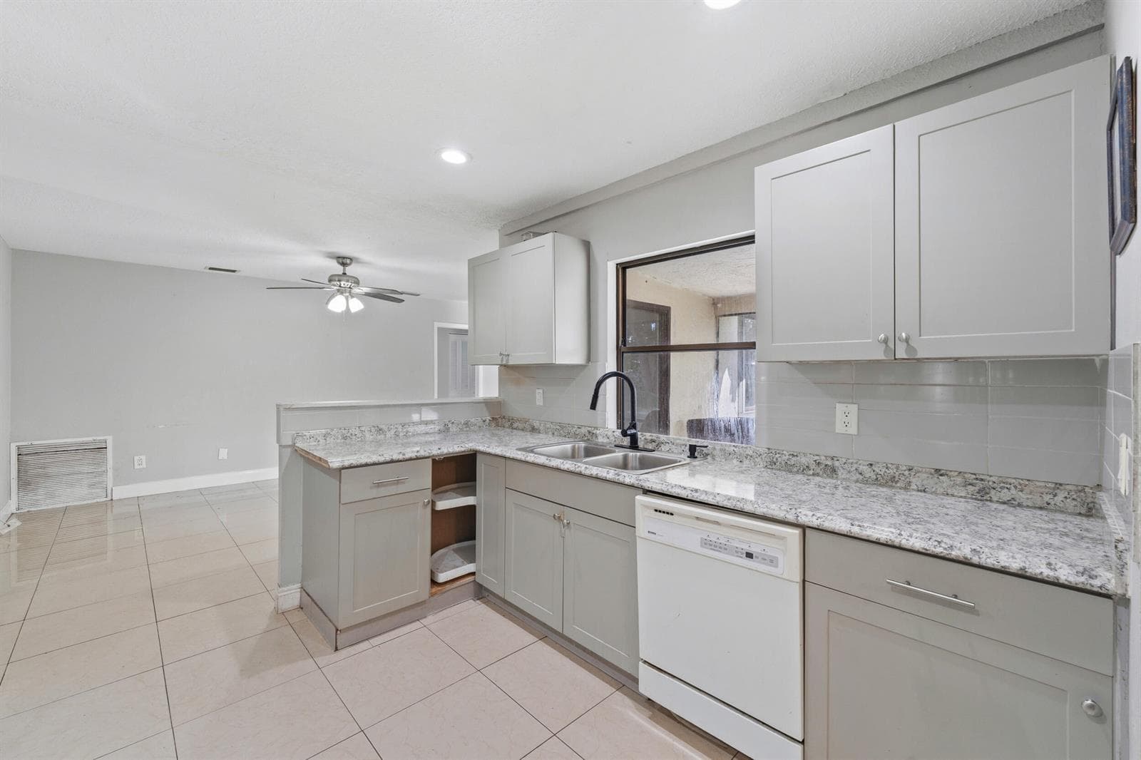 461 SW Byron Street, Port St. Lucie FL 34983