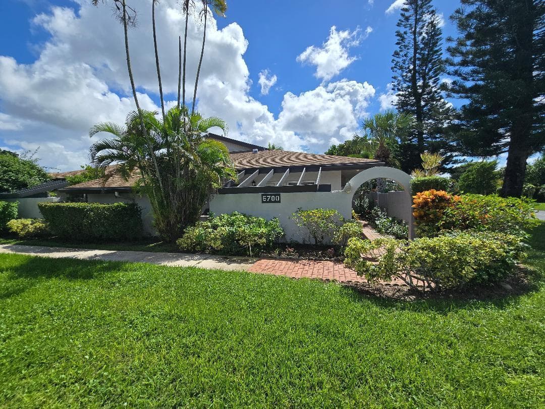 5700 Queen Palm Court # B, Delray Beach FL 33484