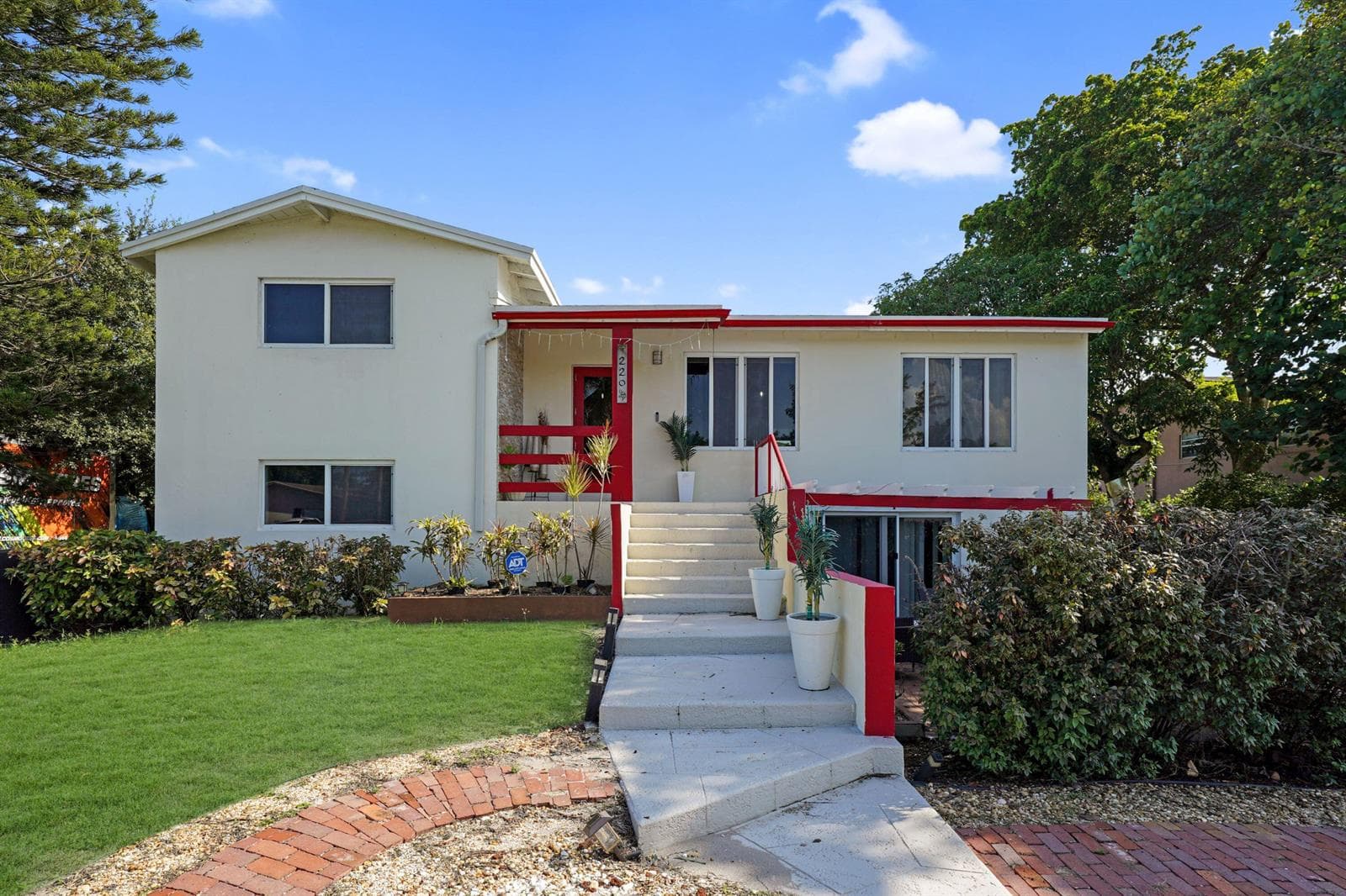 220 NW 42ND Street, Oakland Park FL 33309