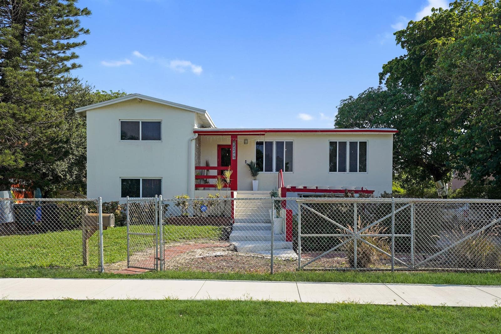 220 NW 42ND Street, Oakland Park FL 33309