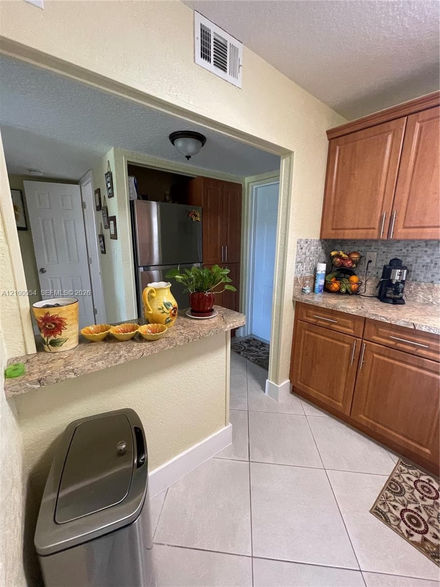 9041 Sunrise Lakes Blvd # 108, Sunrise FL 33322