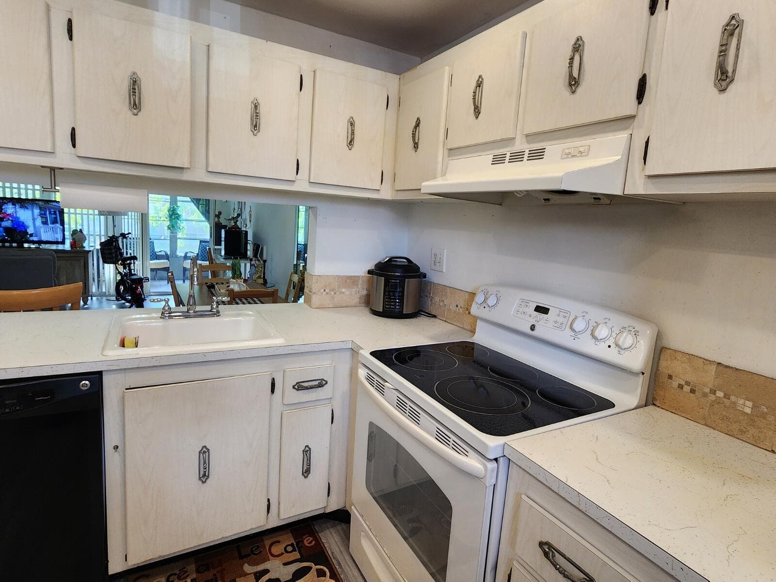 8842 W MCNAB Road # 205, Tamarac FL 33321